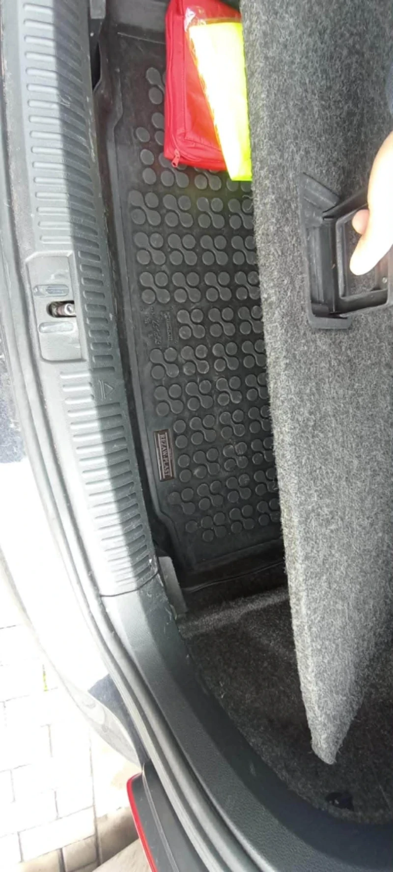 VW Polo 1.6 TDI 90 k.c, снимка 10 - Автомобили и джипове - 52662690