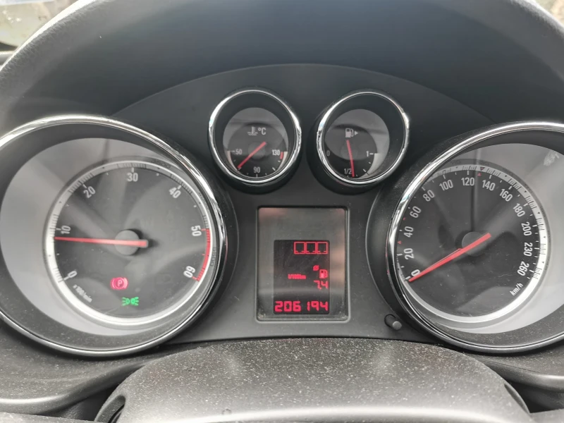 Opel Insignia, снимка 7 - Автомобили и джипове - 53345286