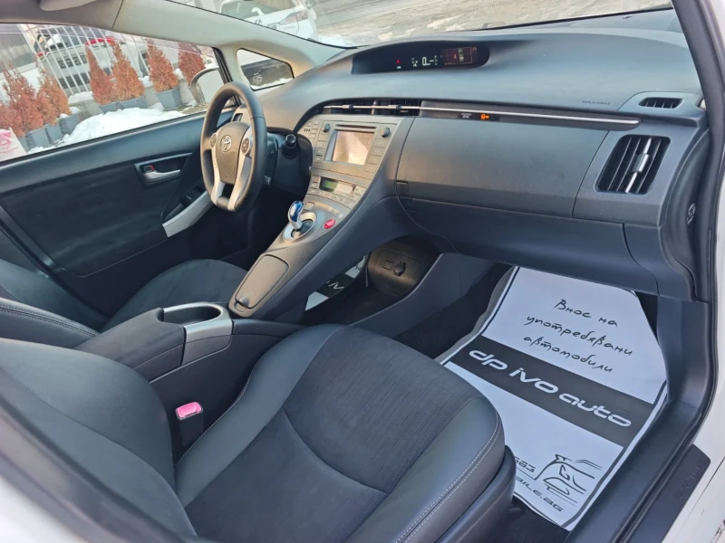 Toyota Prius ХИБРИД* КАМЕРА* КОЖА* ОТЛИЧЕН* , снимка 11 - Автомобили и джипове - 53130408