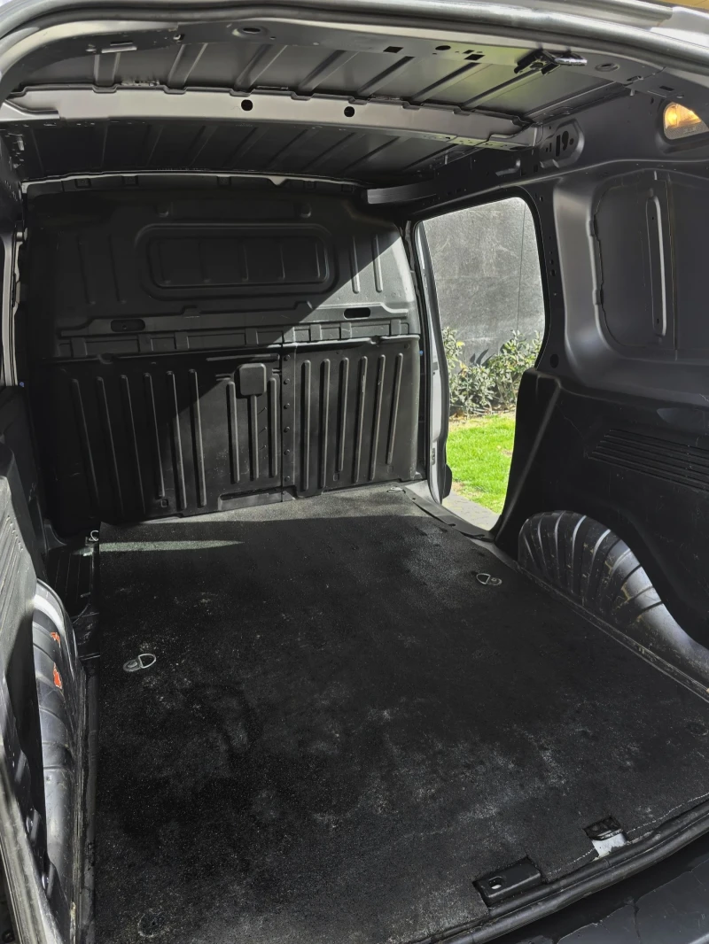 Citroen Berlingo 1.5HDI N1, снимка 9 - Автомобили и джипове - 53459982