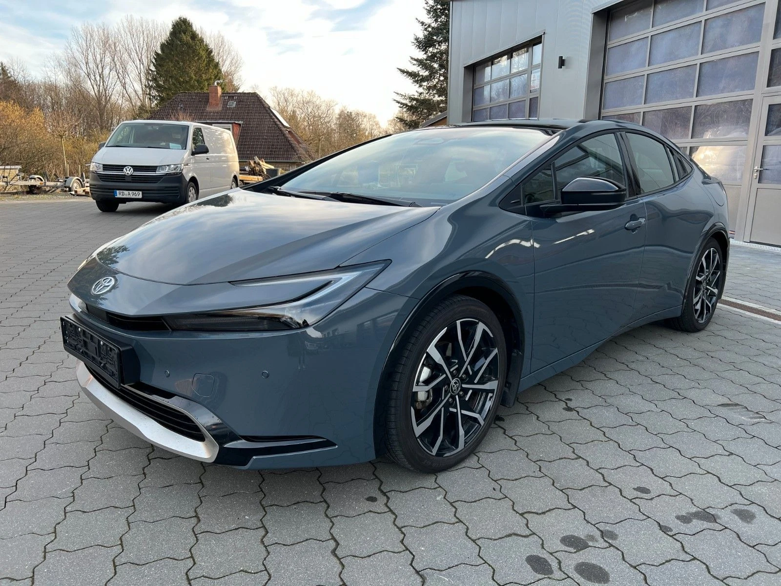 Toyota Prius 2.0-l-VVT-i* Plug-in Hybrid* Executive* PANO*  - изображение 3