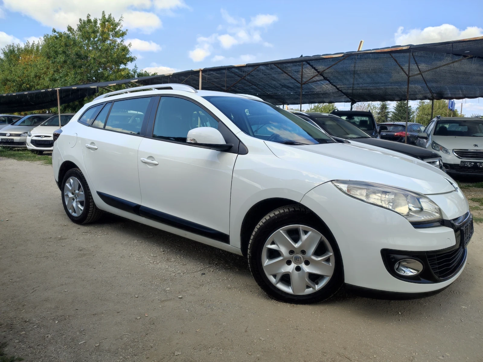 Renault Megane 1.6i ГАЗ/КАМЕРА/6 СКОРОСТИ/ТОП СЪСТОЯНИЕ  - изображение 4