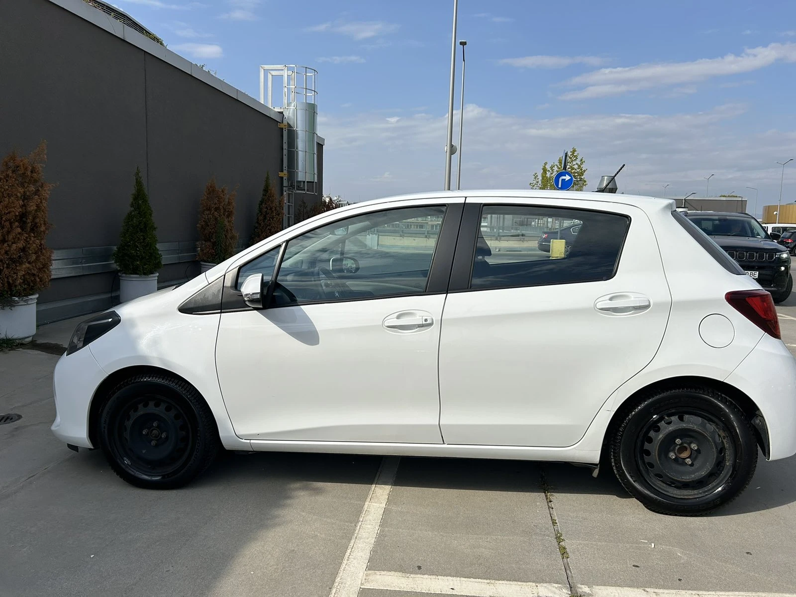 Toyota Yaris  - изображение 2