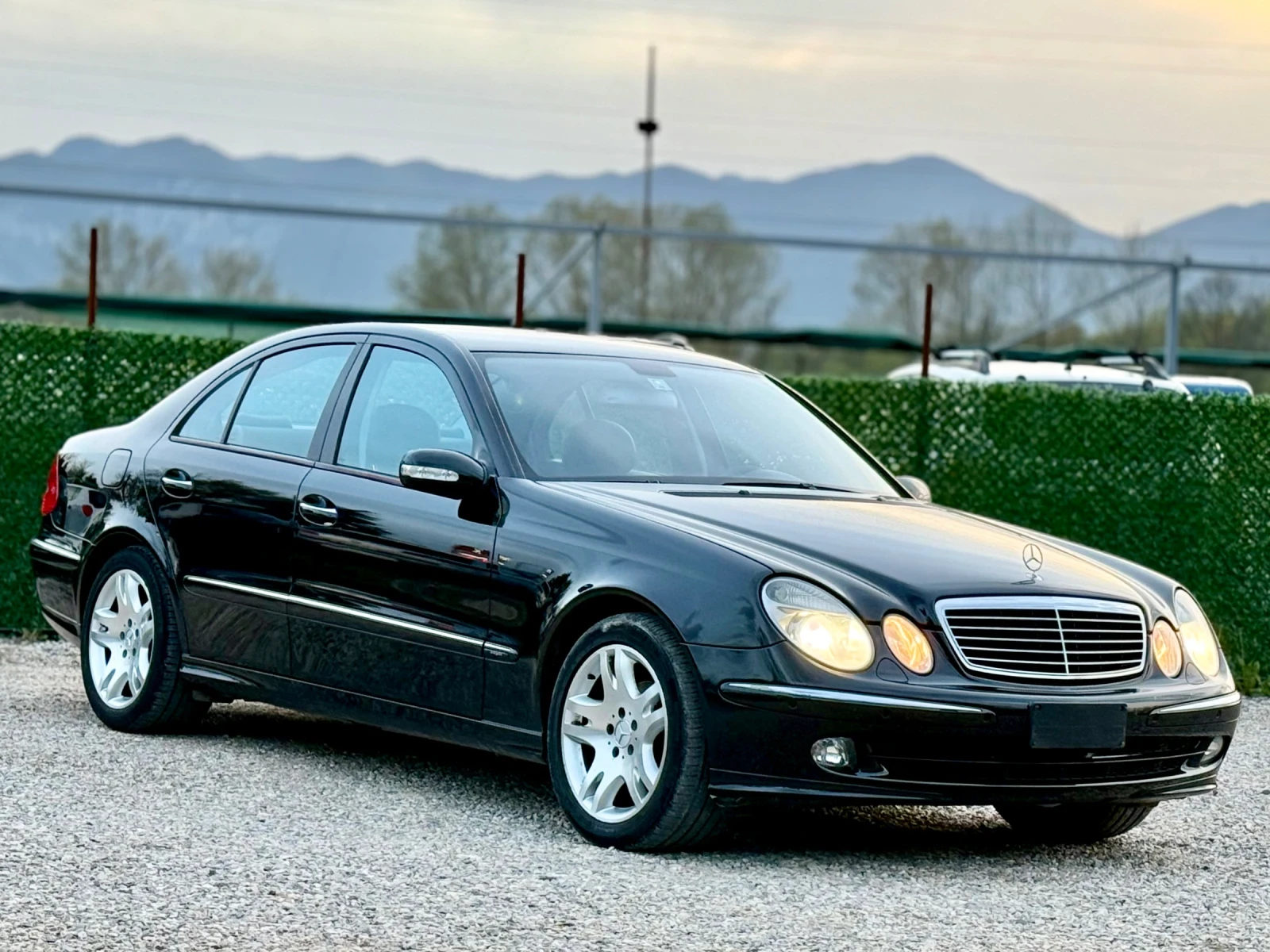 Mercedes-Benz E 320 CDI//V6 AVANTGARDE* AVTOMAT* NAVI* XENON | Mobile.bg — изображение 1