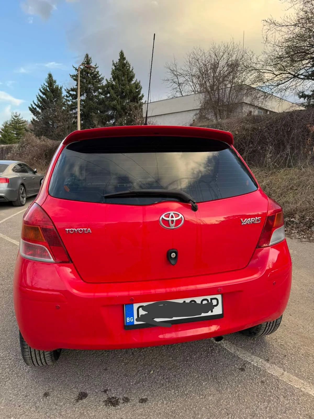 Toyota Yaris 1.3 автоматик  - изображение 2