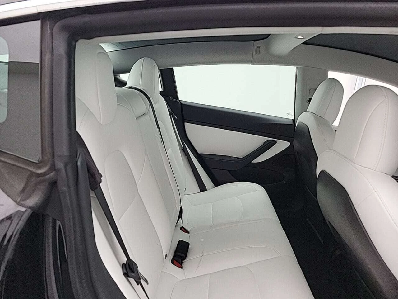 Tesla Model 3 Long Range 130х. км Гаранция Бял Салон - изображение 7
