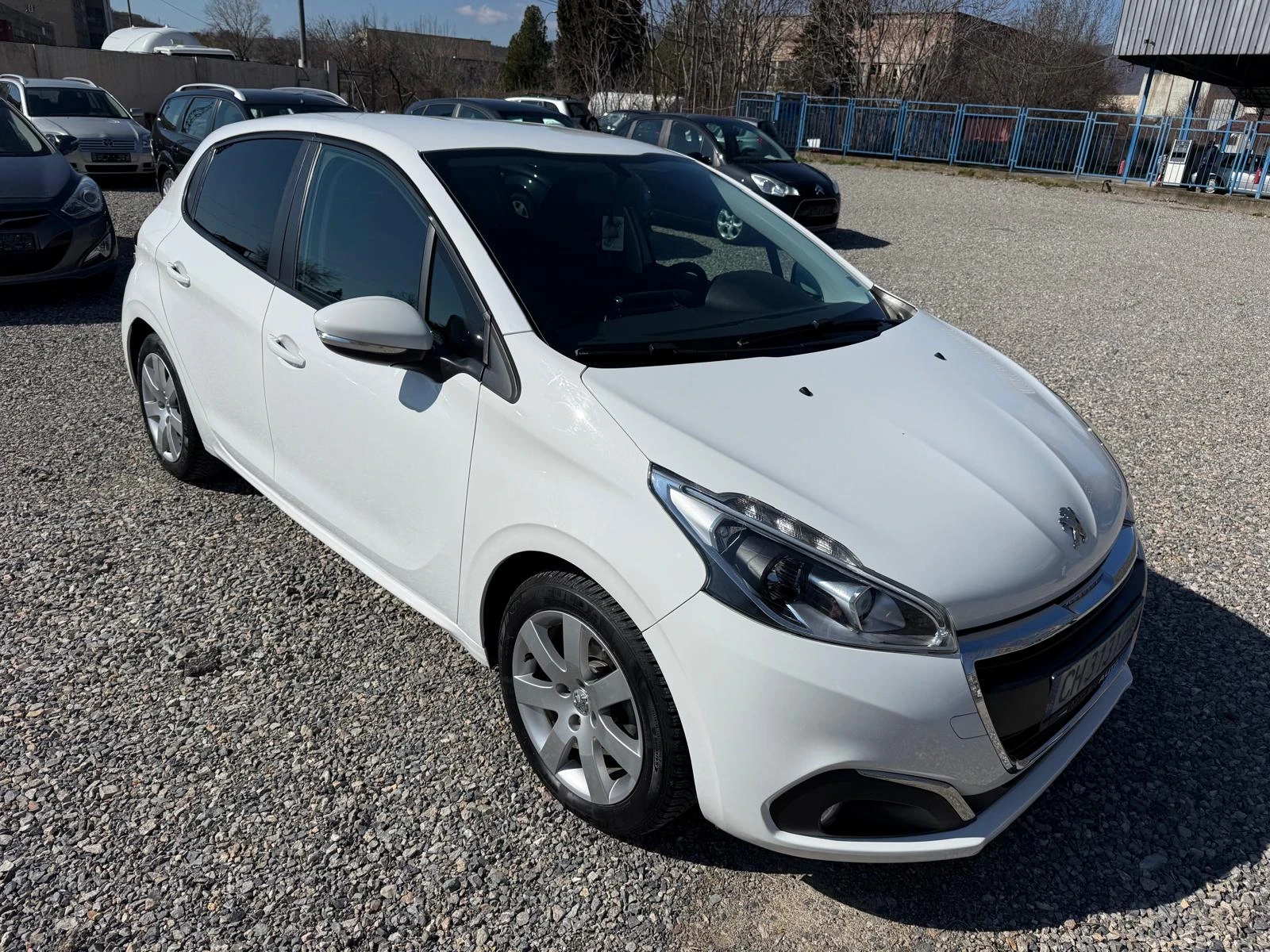 Peugeot 208  - изображение 3
