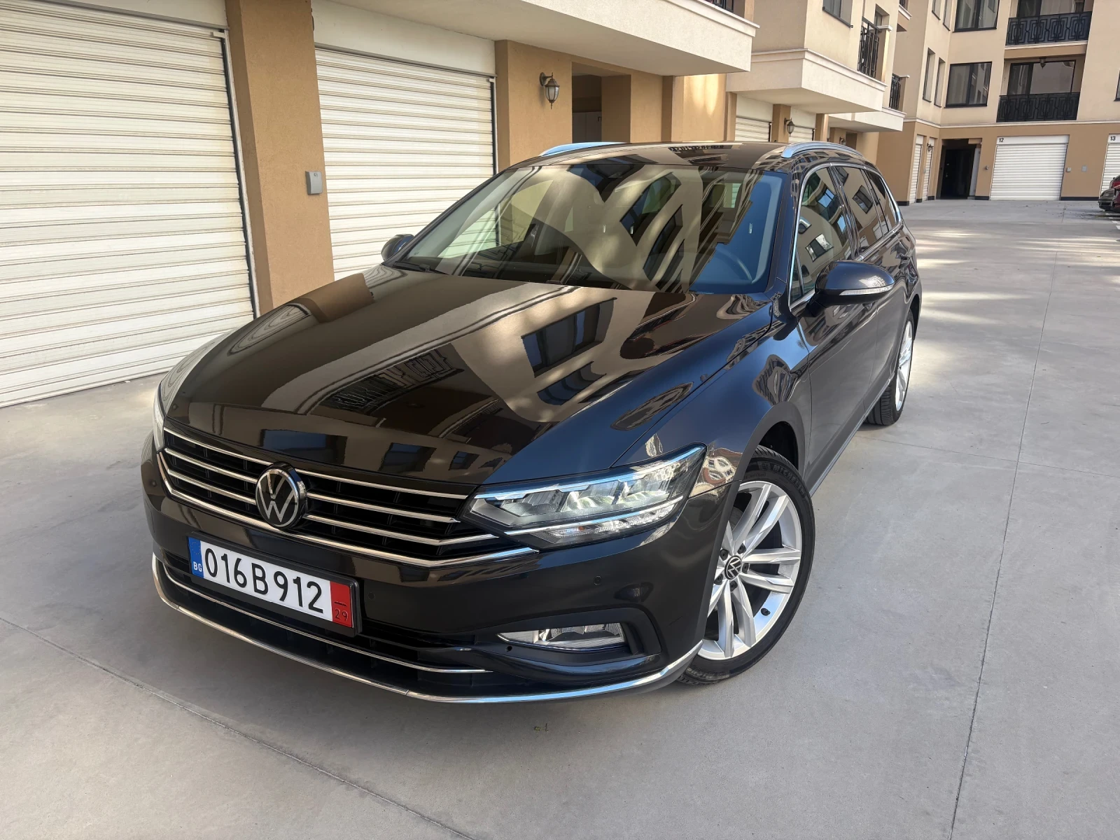 VW Passat Elegance, Digital, Камера, История, Обслужен | Auto.bg — изображение 1