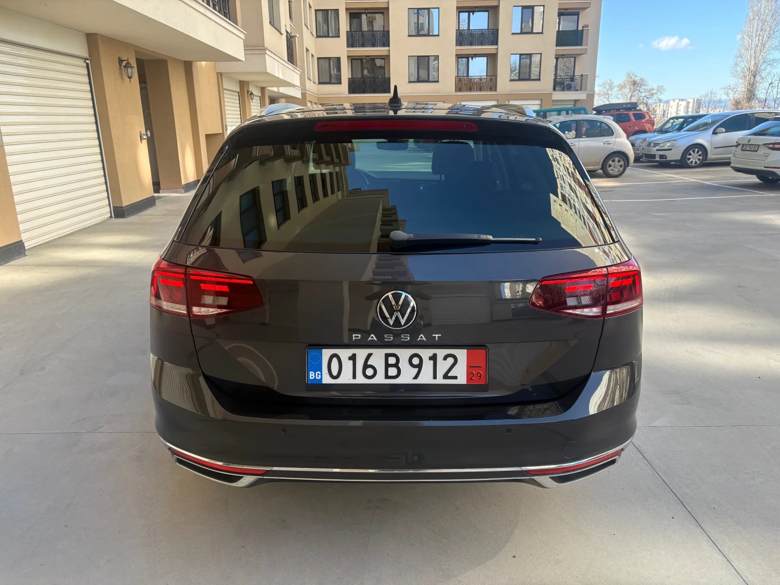 VW Passat Elegance, Digital, Камера, История, Обслужен, снимка 6 - Автомобили и джипове - 54139224