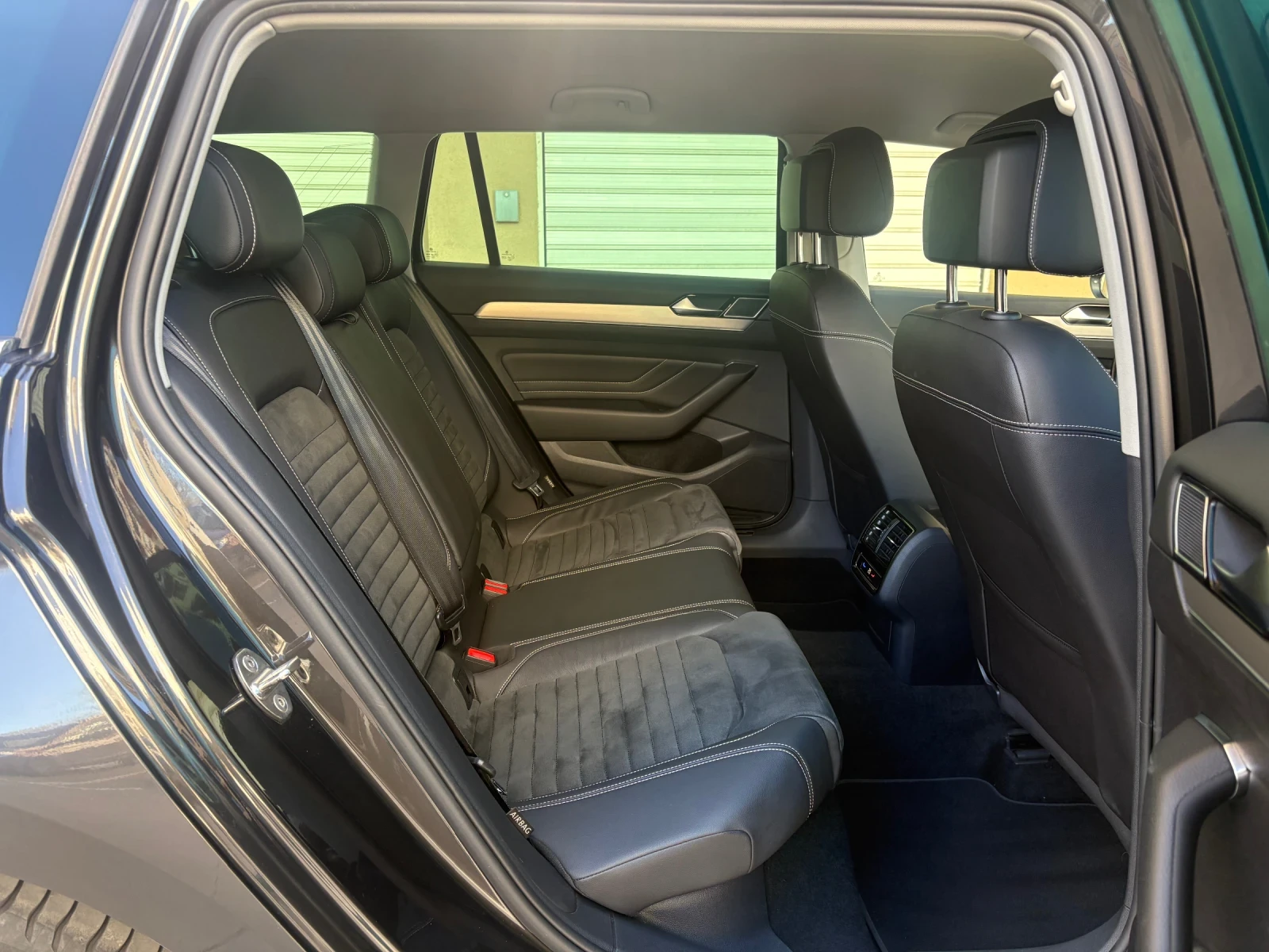 VW Passat Elegance, Digital, Камера, История, Обслужен, снимка 13 - Автомобили и джипове - 54139224