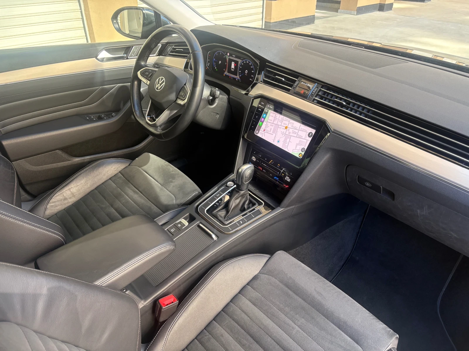 VW Passat Elegance, Digital, Камера, История, Обслужен, снимка 10 - Автомобили и джипове - 54139224