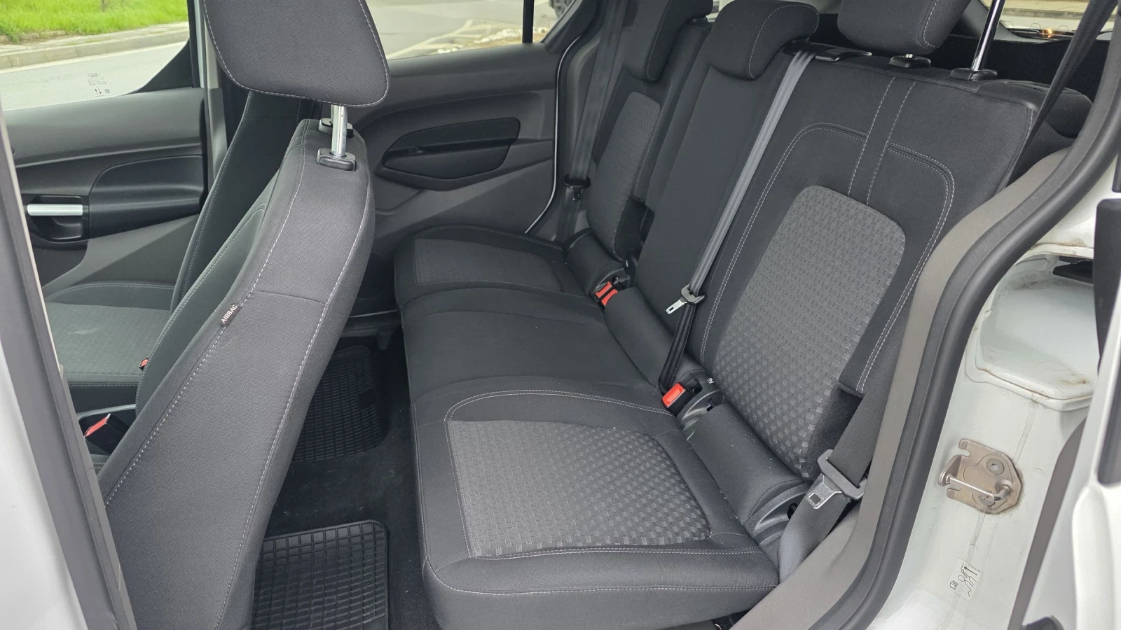 Ford Connect TREND 1.5 Климатроник EURO 6, снимка 7 - Автомобили и джипове - 54375393