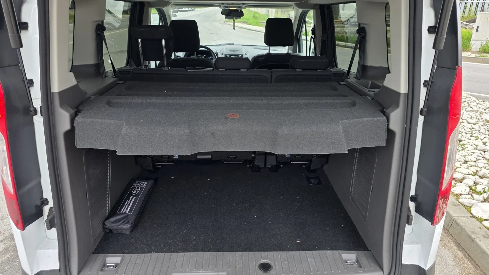 Ford Connect TREND 1.5 Климатроник EURO 6, снимка 9 - Автомобили и джипове - 54375393