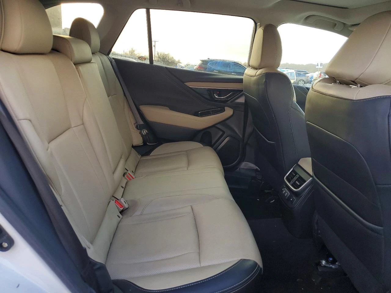 Subaru Outback LIMITED| AWD| ОПЦИЯ ЗА ЛИЗИНГ, снимка 11 - Автомобили и джипове - 54397074