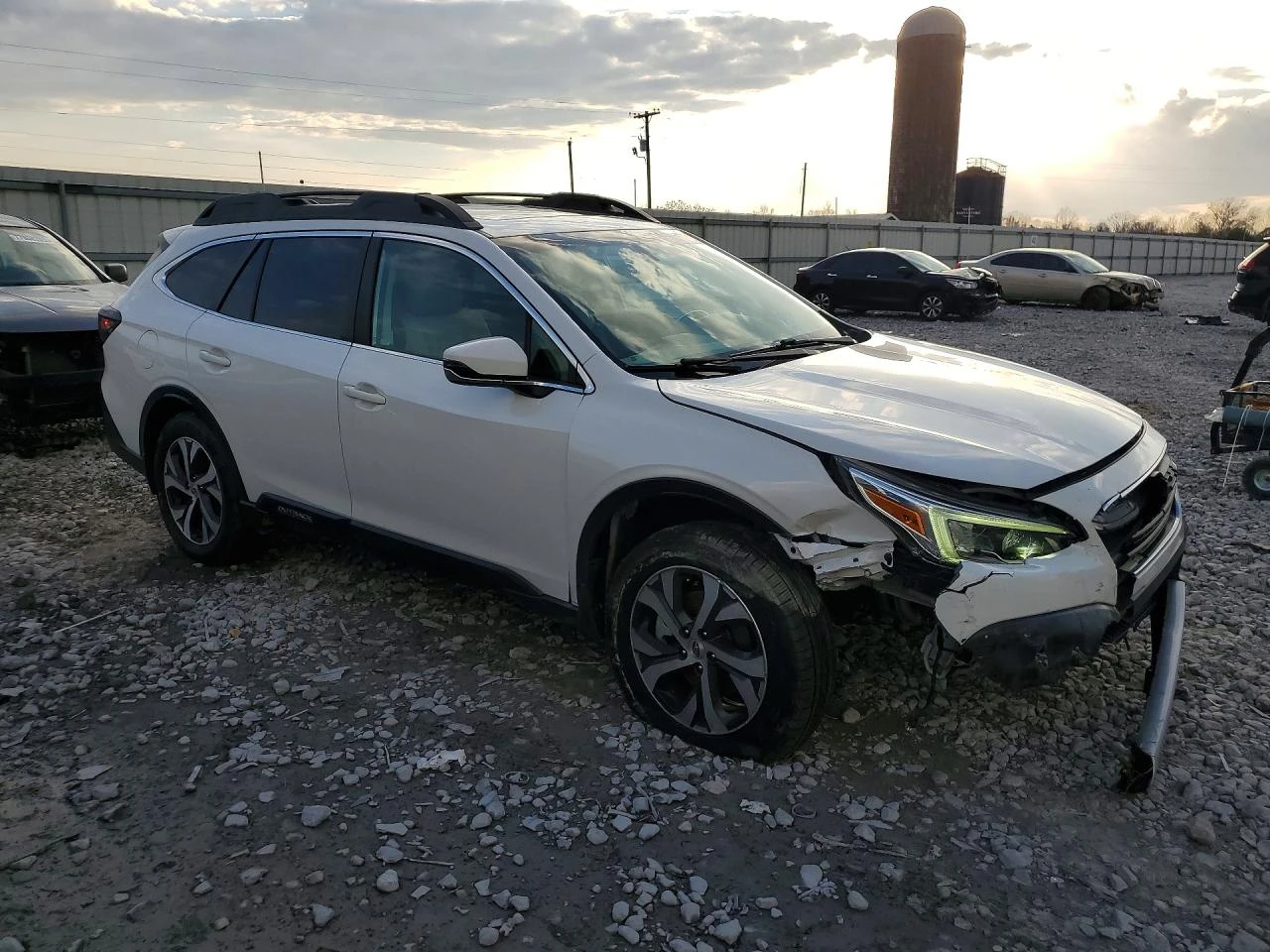 Subaru Outback LIMITED| AWD| ОПЦИЯ ЗА ЛИЗИНГ, снимка 4 - Автомобили и джипове - 54397074