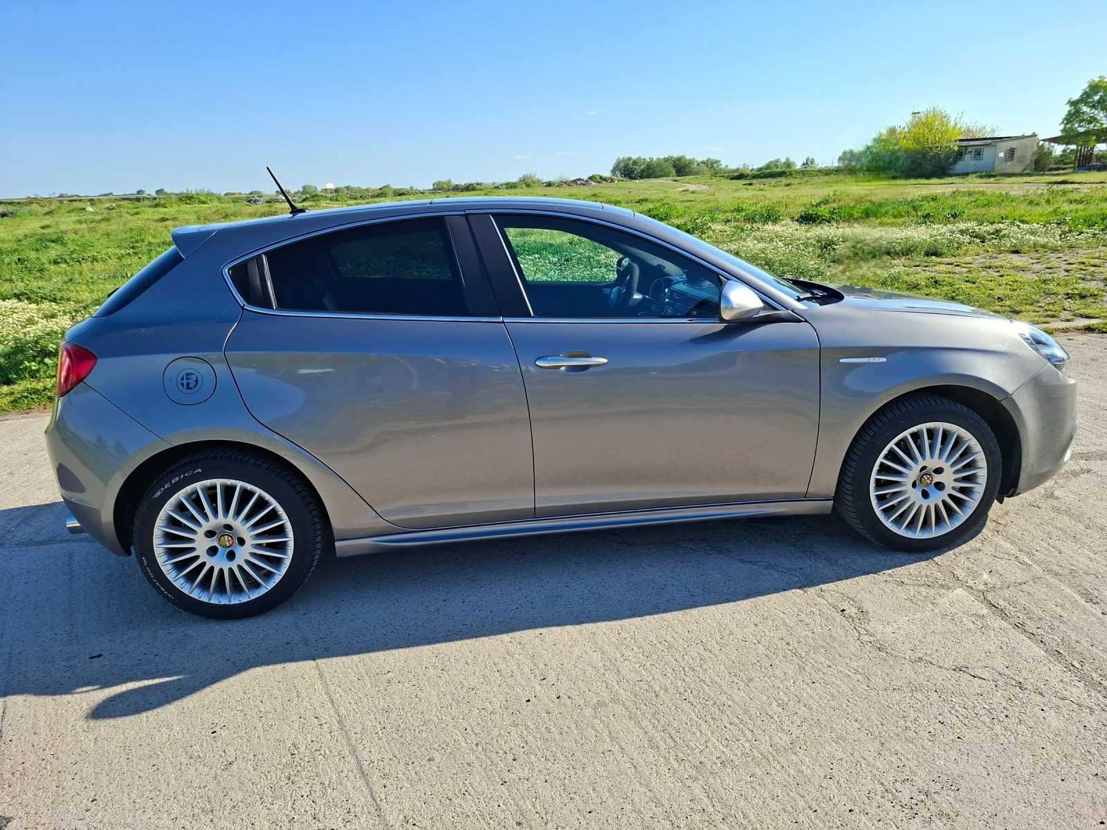 Alfa Romeo Giulietta, снимка 16 - Автомобили и джипове - 54429357