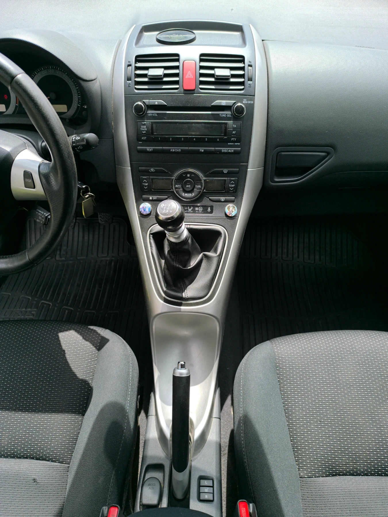 Toyota Auris 1.6, снимка 9 - Автомобили и джипове - 54672400