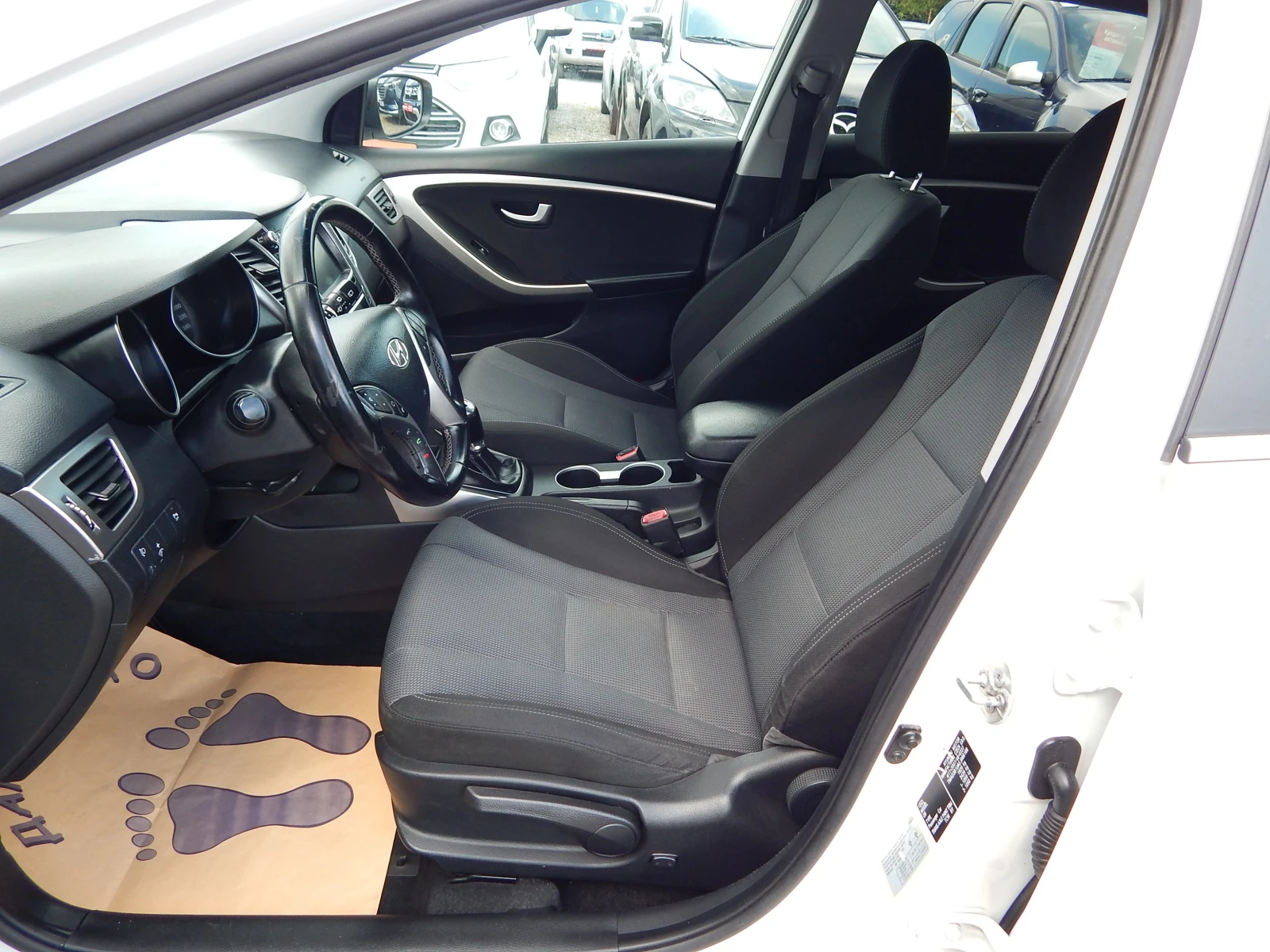 Hyundai I30 1.6CRDI* КАМЕРА* НАВИГАЦИЯ* ЕВРО5* , снимка 11 - Автомобили и джипове - 54702996