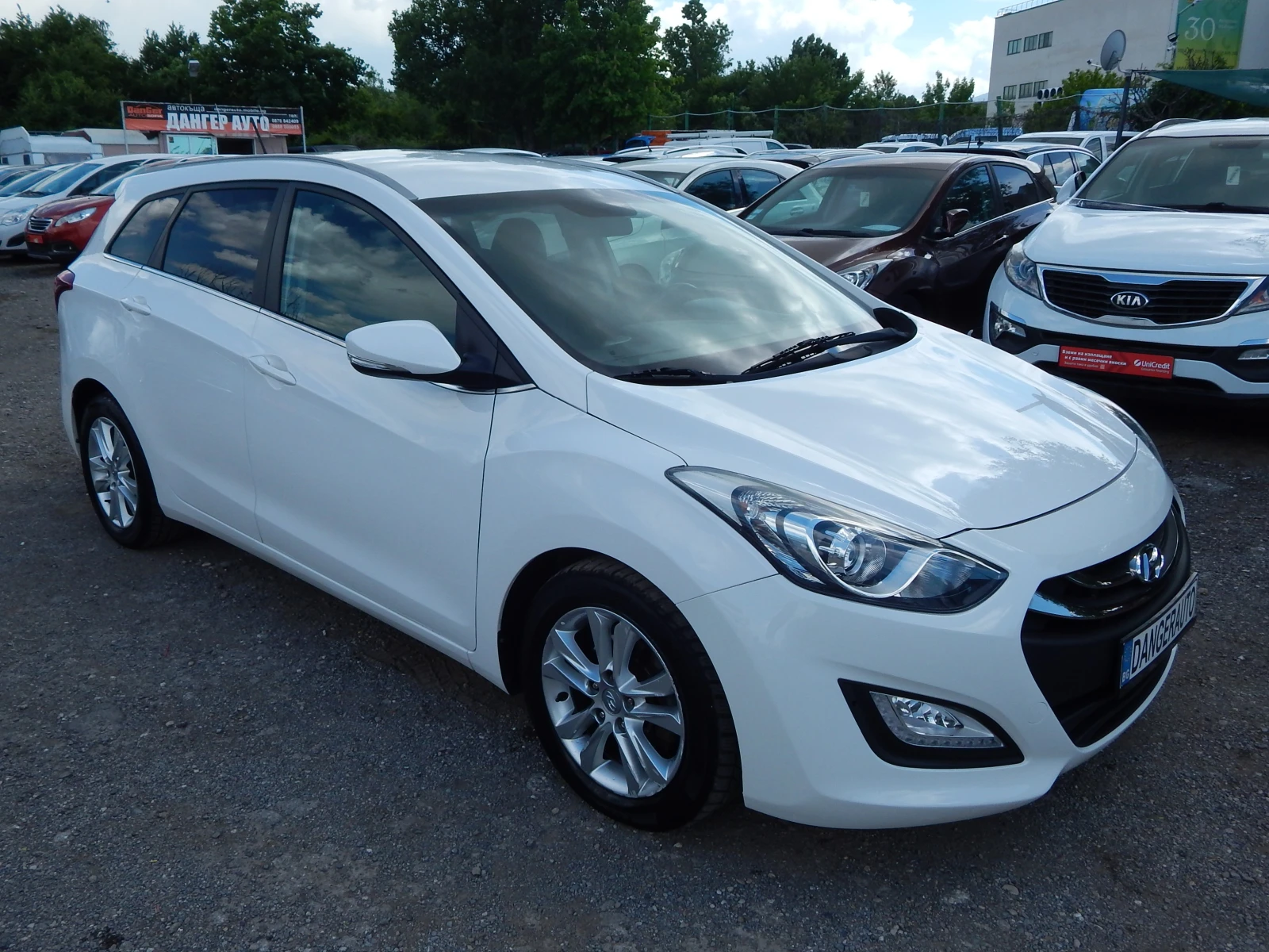 Hyundai I30 1.6CRDI* КАМЕРА* НАВИГАЦИЯ* ЕВРО5* , снимка 3 - Автомобили и джипове - 54702996