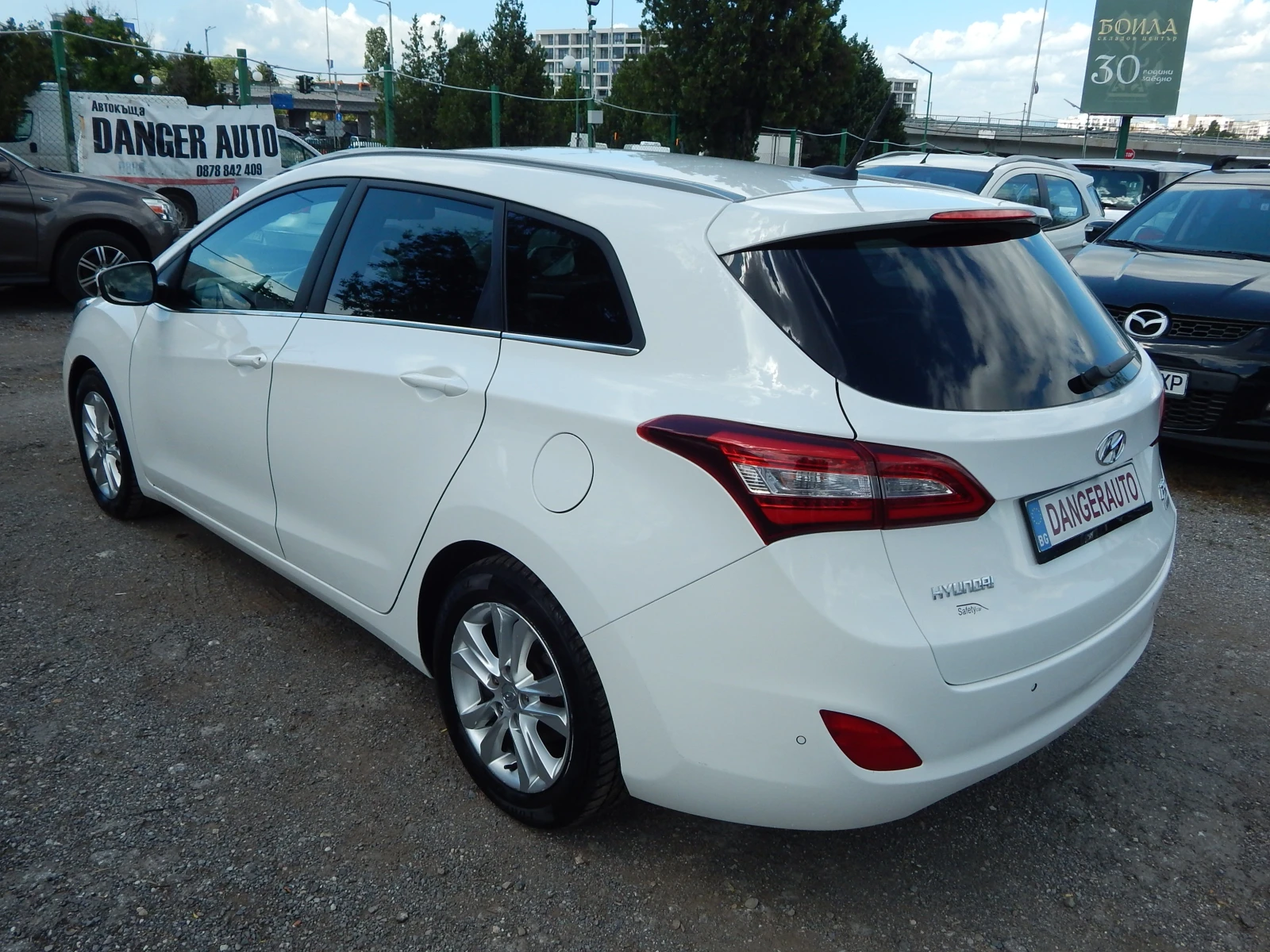 Hyundai I30 1.6CRDI* КАМЕРА* НАВИГАЦИЯ* ЕВРО5* , снимка 6 - Автомобили и джипове - 54702996