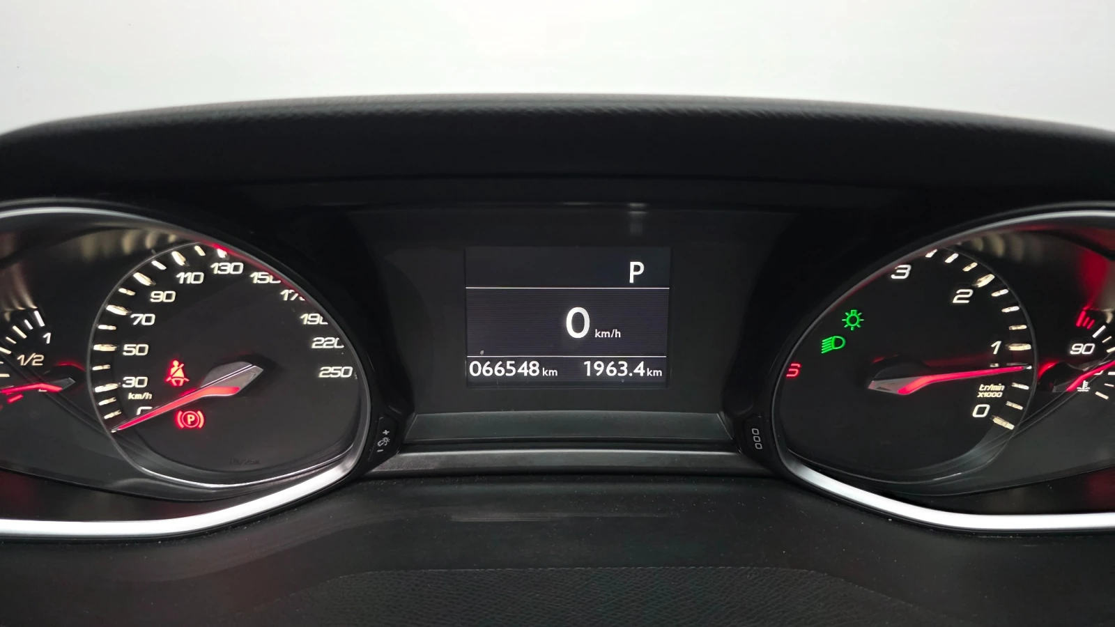 Peugeot 308 SW 1.6 BlueHDi Allure Auto, снимка 5 - Автомобили и джипове - 54894209