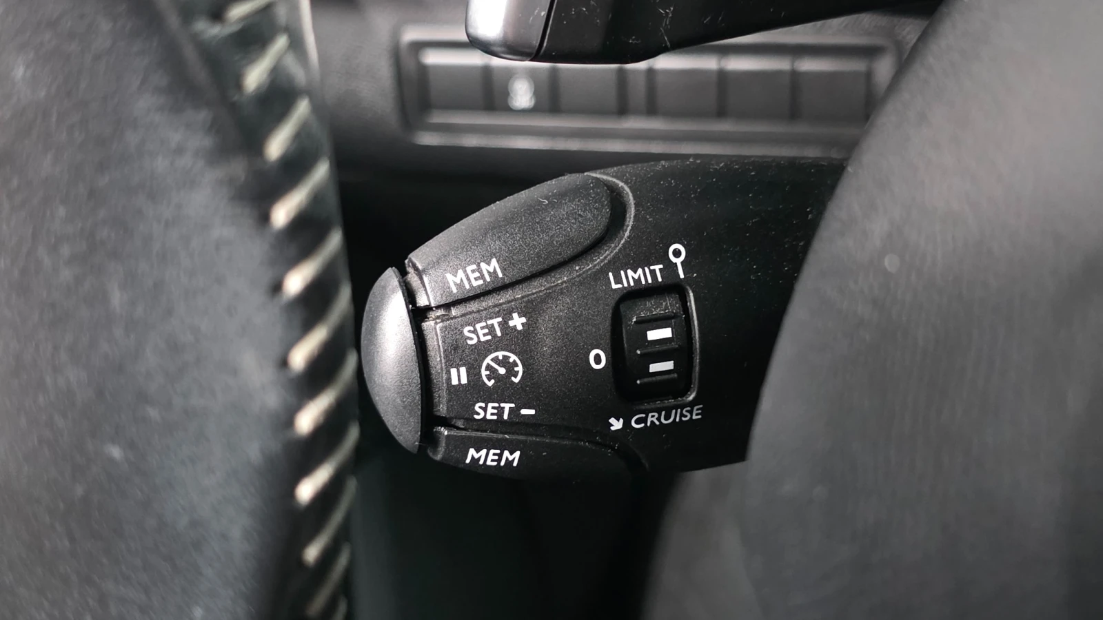 Peugeot 308 SW 1.6 BlueHDi Allure Auto, снимка 14 - Автомобили и джипове - 54894209