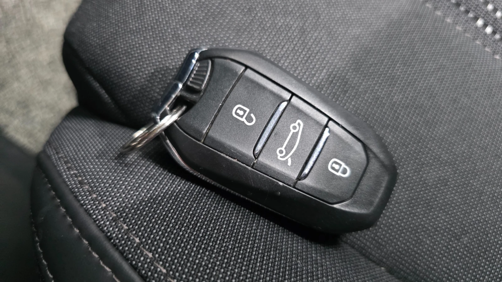 Peugeot 308 SW 1.6 BlueHDi Allure Auto, снимка 15 - Автомобили и джипове - 54894209