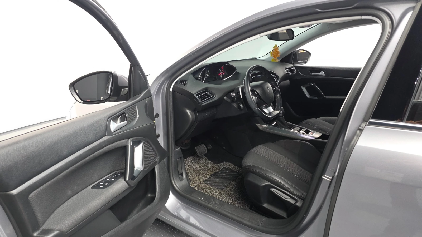 Peugeot 308 SW 1.6 BlueHDi Allure Auto, снимка 3 - Автомобили и джипове - 54894209
