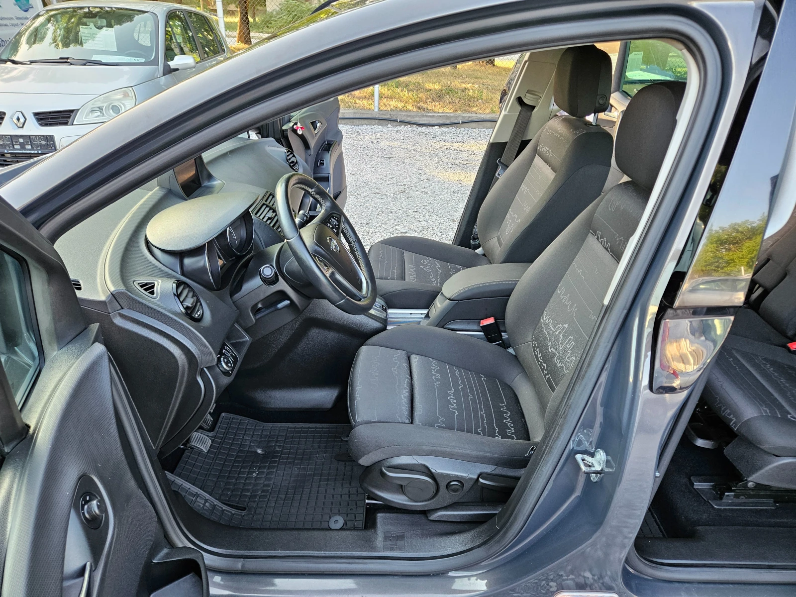 Opel Meriva 1.4 бензин 120кс, снимка 9 - Автомобили и джипове - 55092398