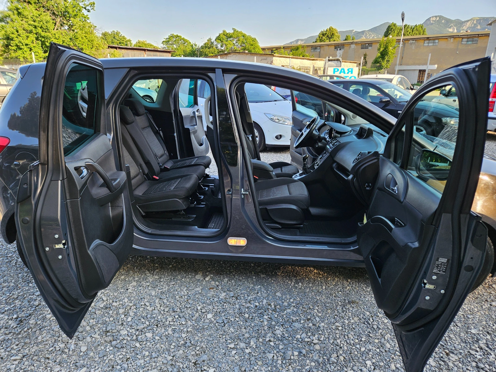 Opel Meriva 1.4 бензин 120кс, снимка 14 - Автомобили и джипове - 55092398