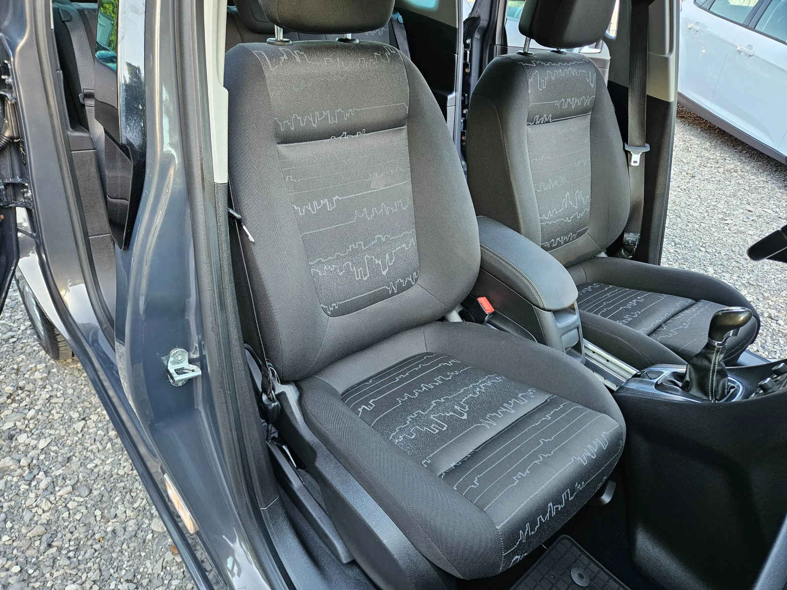 Opel Meriva 1.4 бензин 120кс, снимка 13 - Автомобили и джипове - 55092398