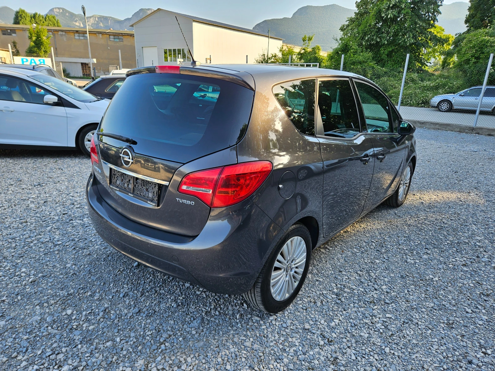 Opel Meriva 1.4 бензин 120кс, снимка 3 - Автомобили и джипове - 55092398