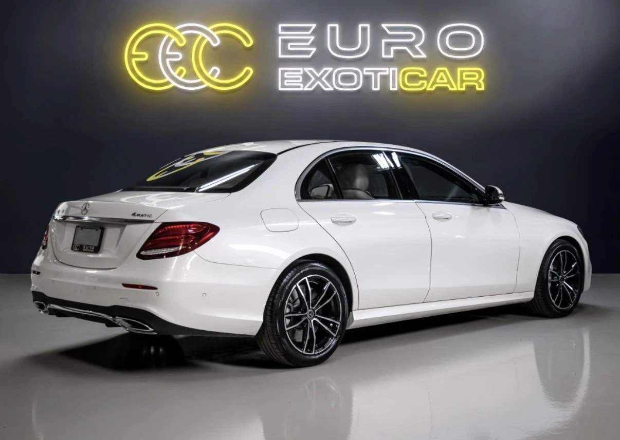 Mercedes-Benz E 400 AMG * 360 * PREMIUM PACKAGE * 27K KM * CARFAX * , снимка 4 - Автомобили и джипове - 55236360