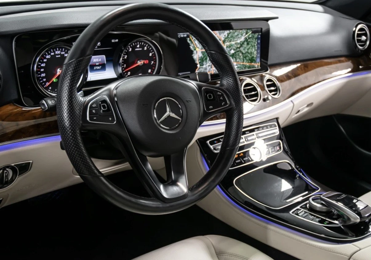 Mercedes-Benz E 400 AMG * 360 * PREMIUM PACKAGE * 27K KM * CARFAX * , снимка 8 - Автомобили и джипове - 55236360