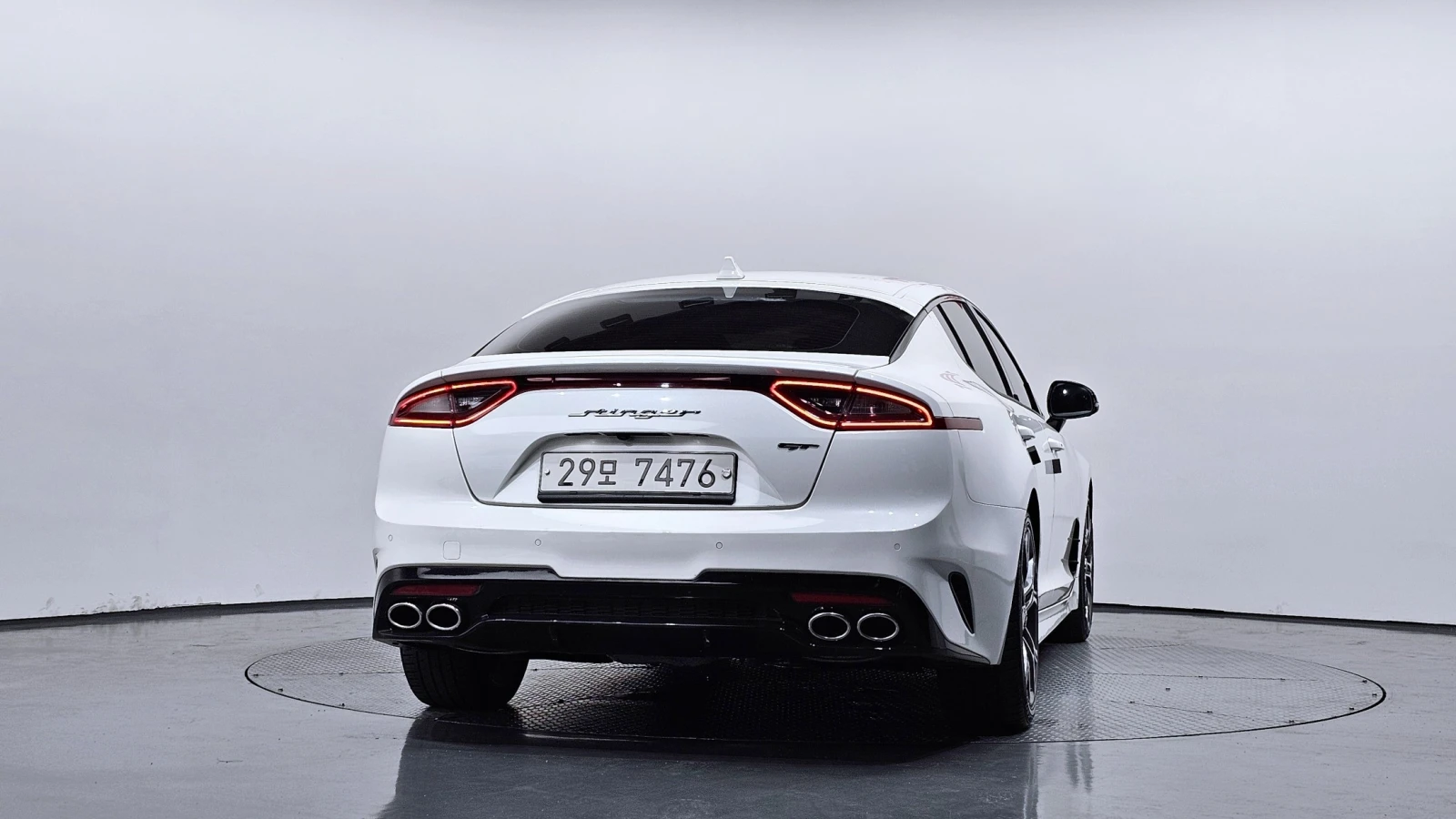 Kia Stinger GT 2WD Disi/Line Assist/Обдухване/ HeadUp, снимка 4 - Автомобили и джипове - 55315131