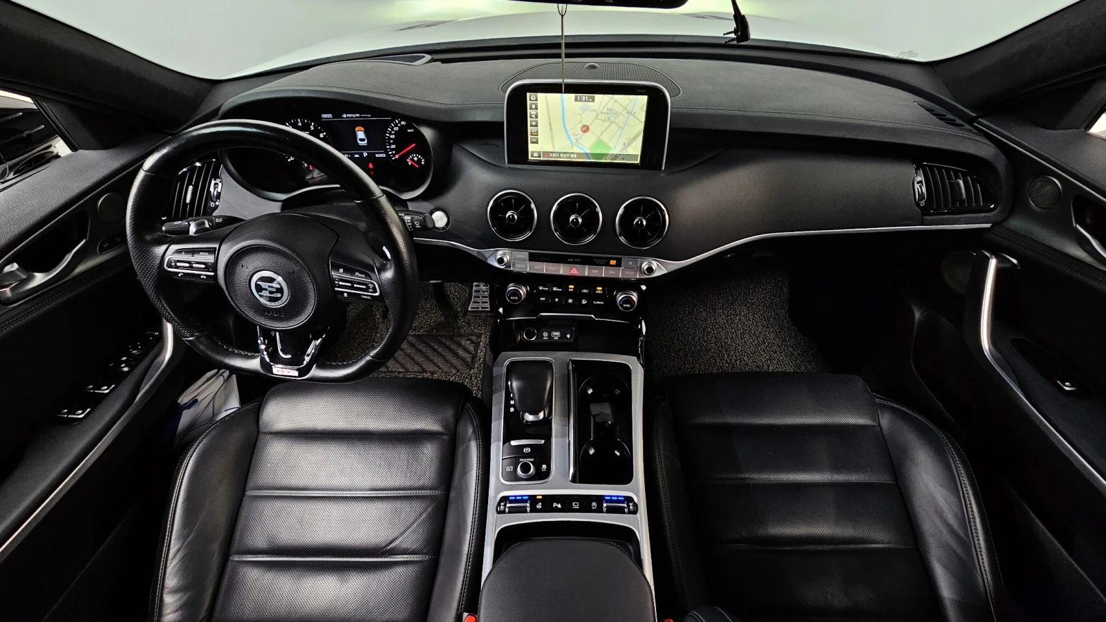 Kia Stinger GT 2WD Disi/Line Assist/Обдухване/ HeadUp, снимка 6 - Автомобили и джипове - 55315131