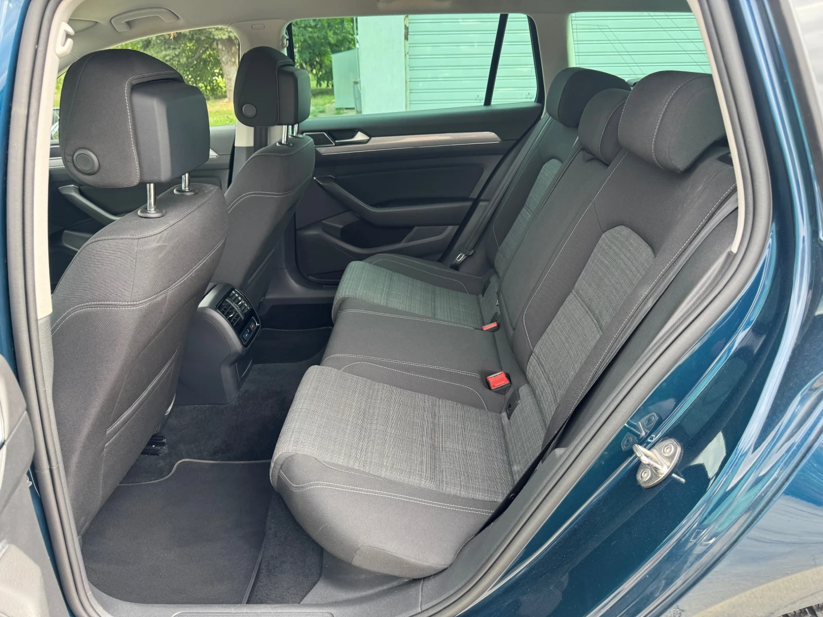 VW Passat 2.0TDI/AUTOMATIC/FULL LED/145000км/, снимка 16 - Автомобили и джипове - 56181728