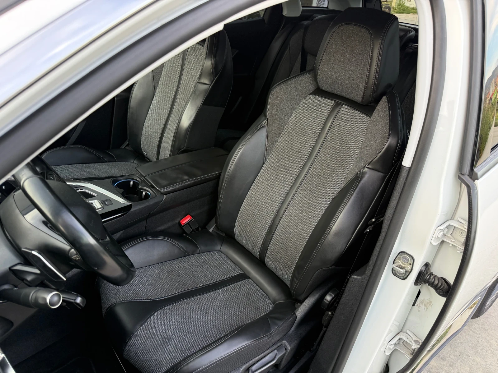 Peugeot 3008 1.5HDi EAT8 | Mobile.bg � ����������� 10