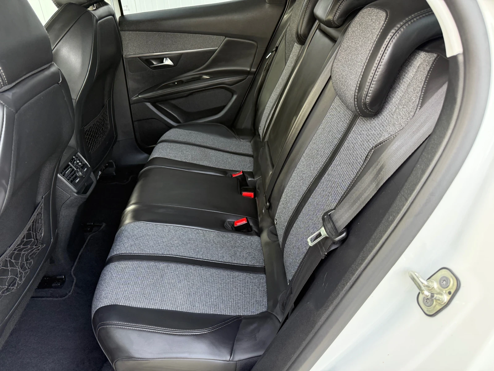 Peugeot 3008 1.5HDi EAT8 | Mobile.bg � ����������� 13