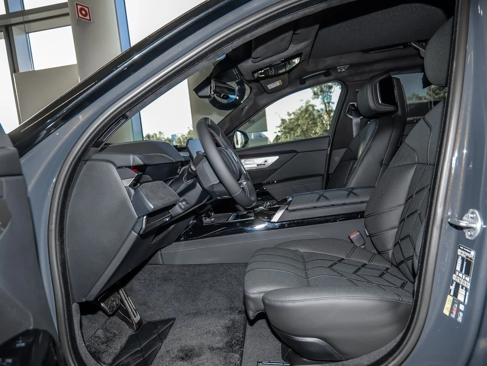 BMW i7 M70x/FACE/FIRST ED/PREMIERE/GLOW/M PRO/B&W/TV/360/ | Mobile.bg � ����������� 4