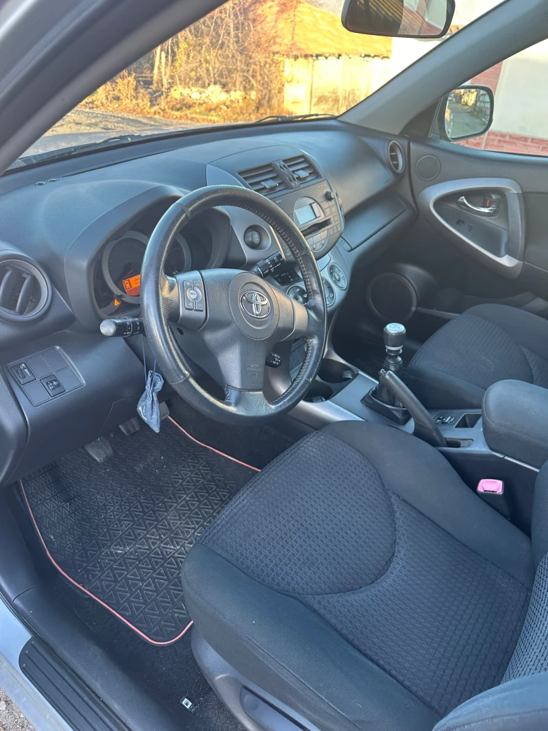 Toyota Rav4, снимка 9 - Автомобили и джипове - 49392593