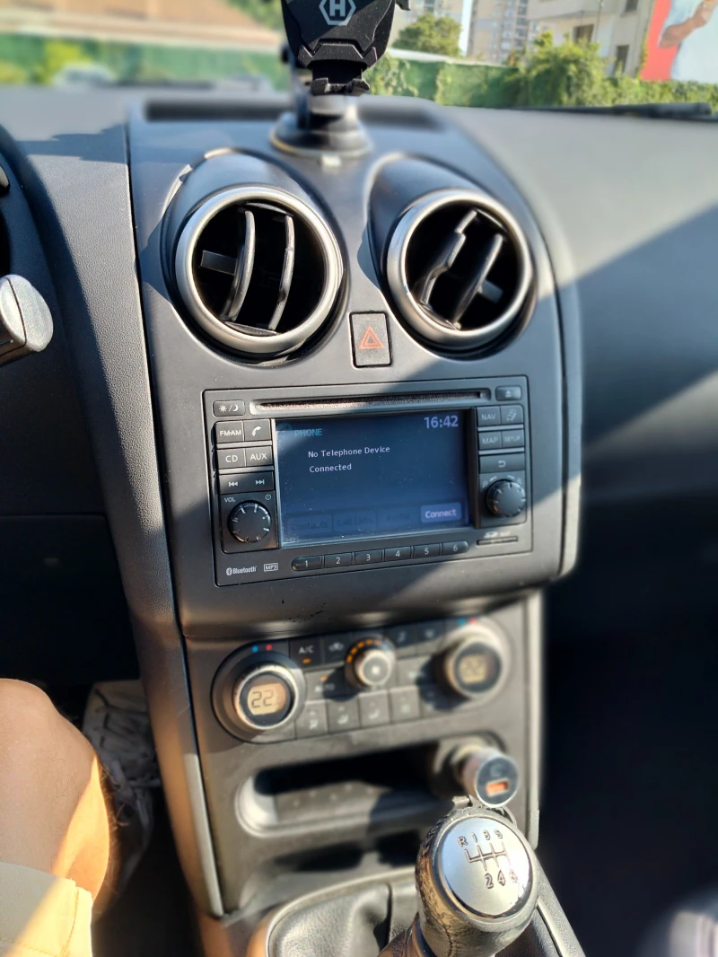 Nissan Qashqai, снимка 14 - Автомобили и джипове - 52436653