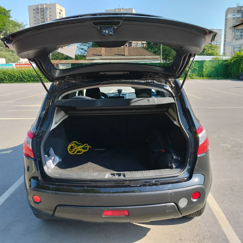 Nissan Qashqai, снимка 7 - Автомобили и джипове - 52436653