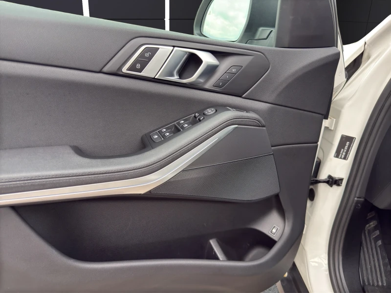 BMW X5 * xDrive* 45e* AIR* KEYLESS* HUD* LASER* 360* , снимка 8 - Автомобили и джипове - 51933223