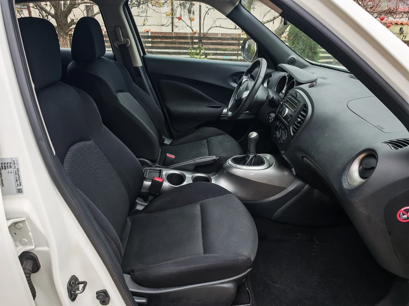Nissan Juke 1.6 бензин, снимка 9 - Автомобили и джипове - 52481896