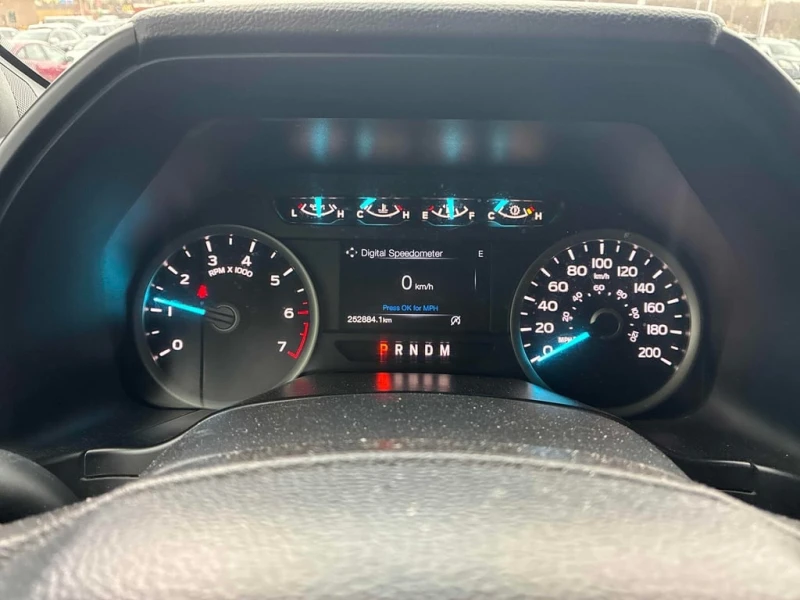 Ford F150 * XLT 4WD SuperCrew 5.5' Box * CARFAX , снимка 10 - Автомобили и джипове - 53063866