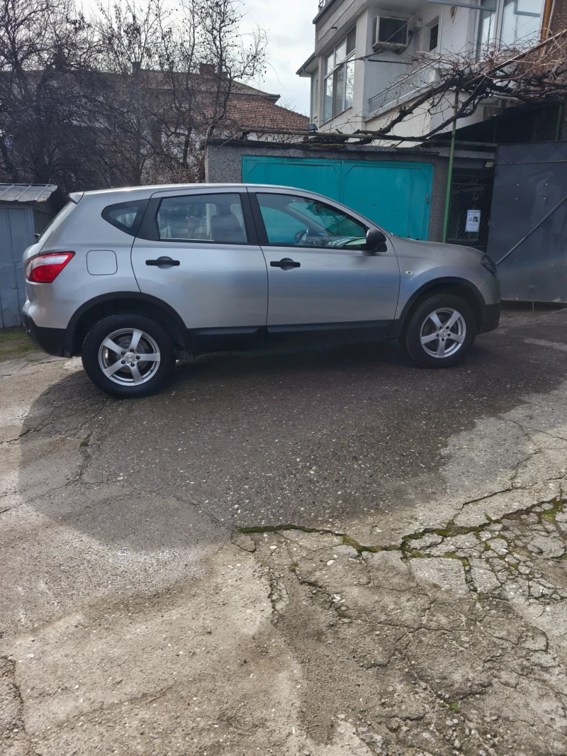 Nissan Qashqai, снимка 2 - Автомобили и джипове - 53560139