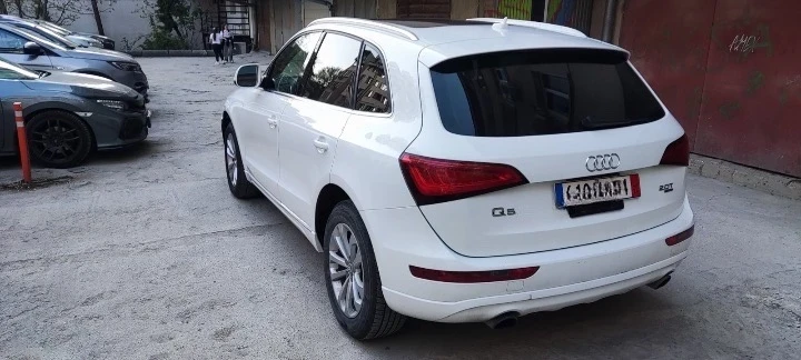 Audi Q5 Изключителен автомобил! Всички екстри за модела! , снимка 2 - Автомобили и джипове - 47387225