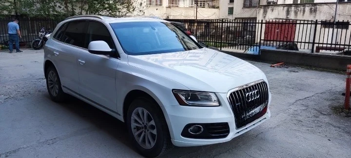 Audi Q5 Изключителен автомобил! Всички екстри за модела! , снимка 1 - Автомобили и джипове - 47387225