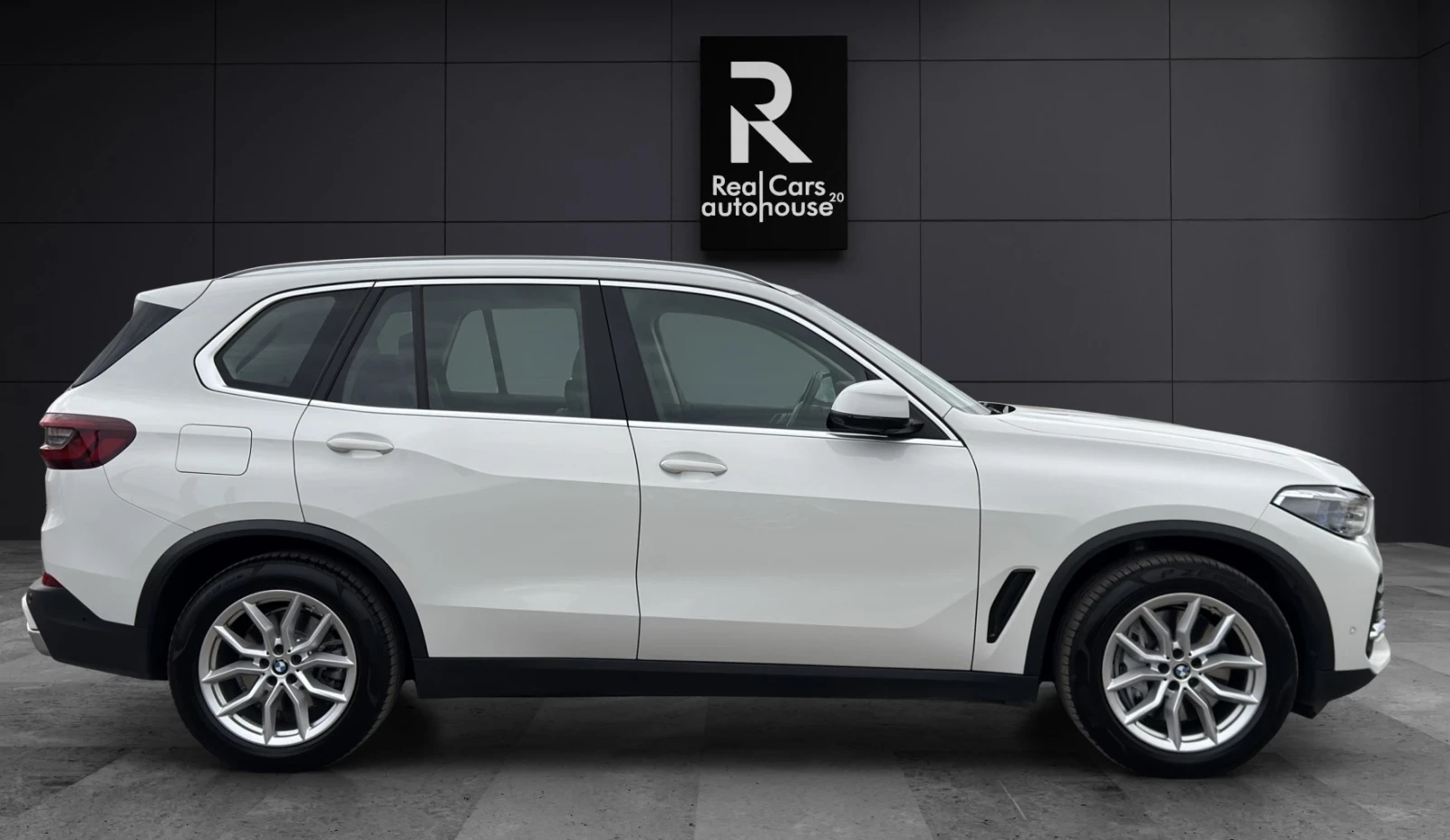 BMW X5 * xDrive* 45e* AIR* KEYLESS* HUD* LASER* 360*  - изображение 4